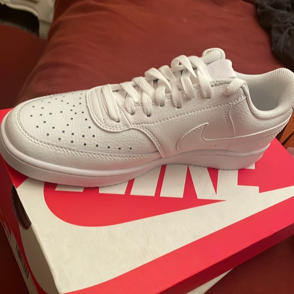 Woman white Nike